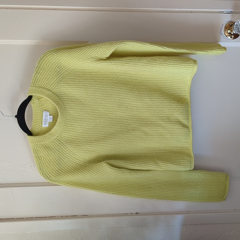 Velvet by Graham and Spencer Pullover Sweater